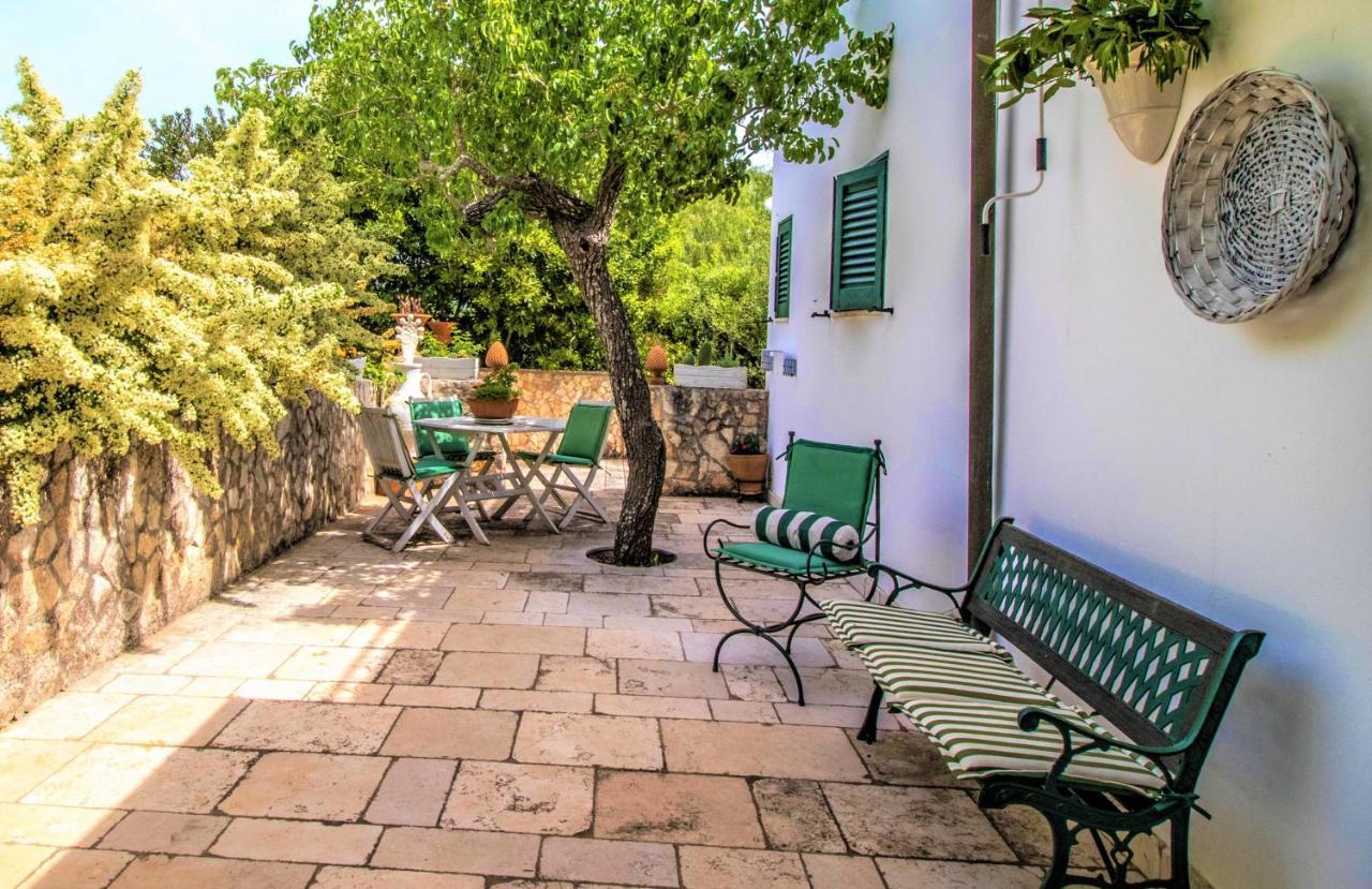 Trulli Fogliarella Guest House ออสตูนี ภายนอก รูปภาพ