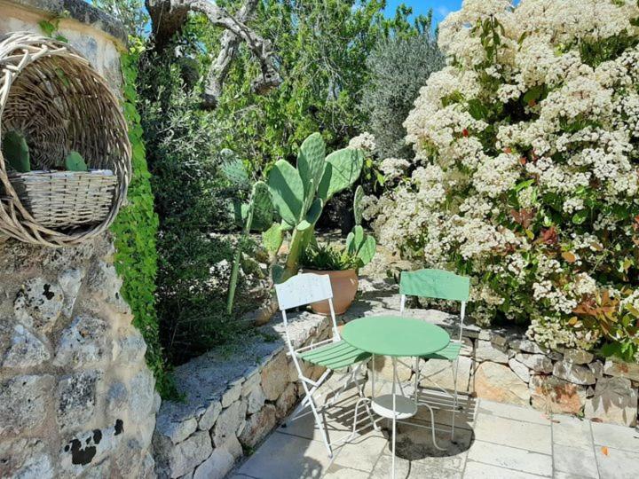 Trulli Fogliarella Guest House ออสตูนี ภายนอก รูปภาพ