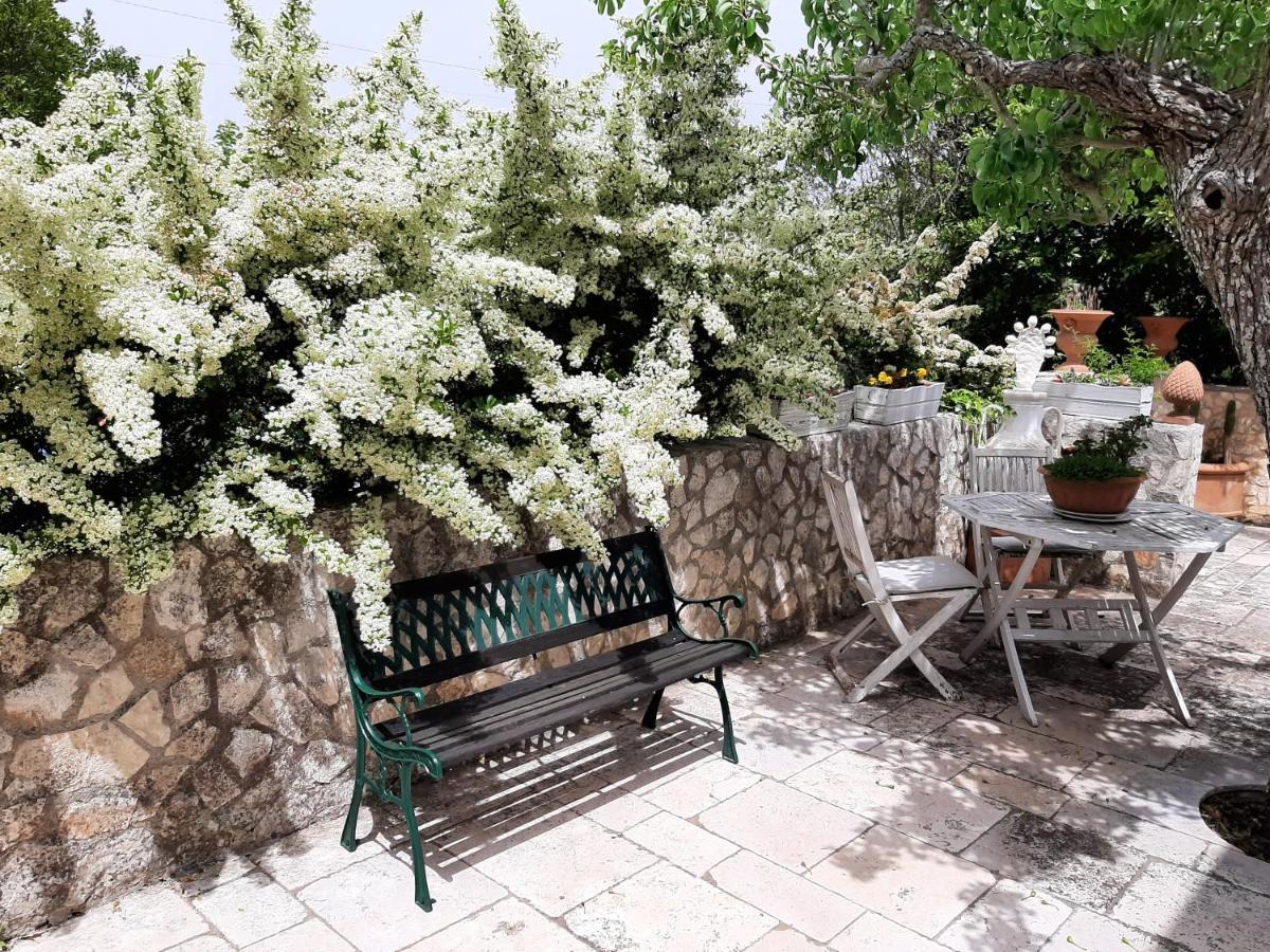 Trulli Fogliarella Guest House ออสตูนี ภายนอก รูปภาพ