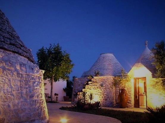 Trulli Fogliarella Guest House ออสตูนี ภายนอก รูปภาพ