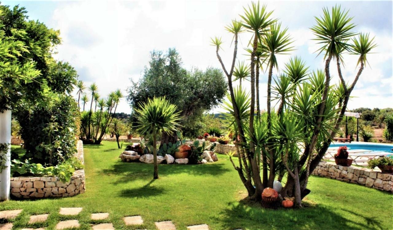 Trulli Fogliarella Guest House ออสตูนี ภายนอก รูปภาพ